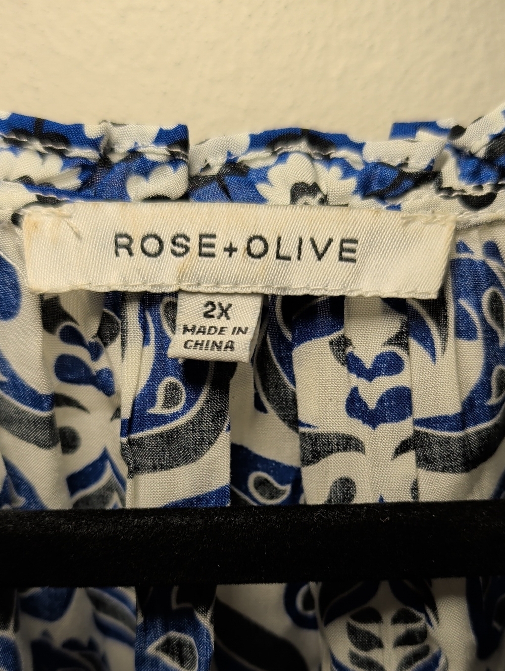 Rose & Olive Blue + White Paisley Print Blouse with Ruffle Sleeves Women Size 2X - Picture 2 of 6